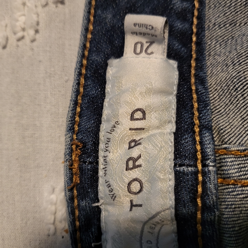 Torrid distressed jeans size 20